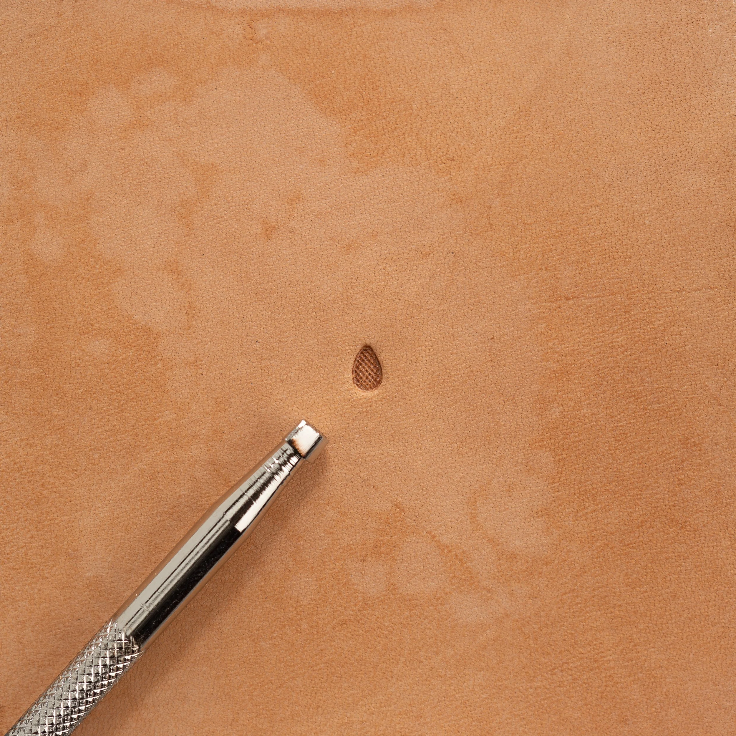 Craftool® Checked Teardrop Background Stamp - Image 6