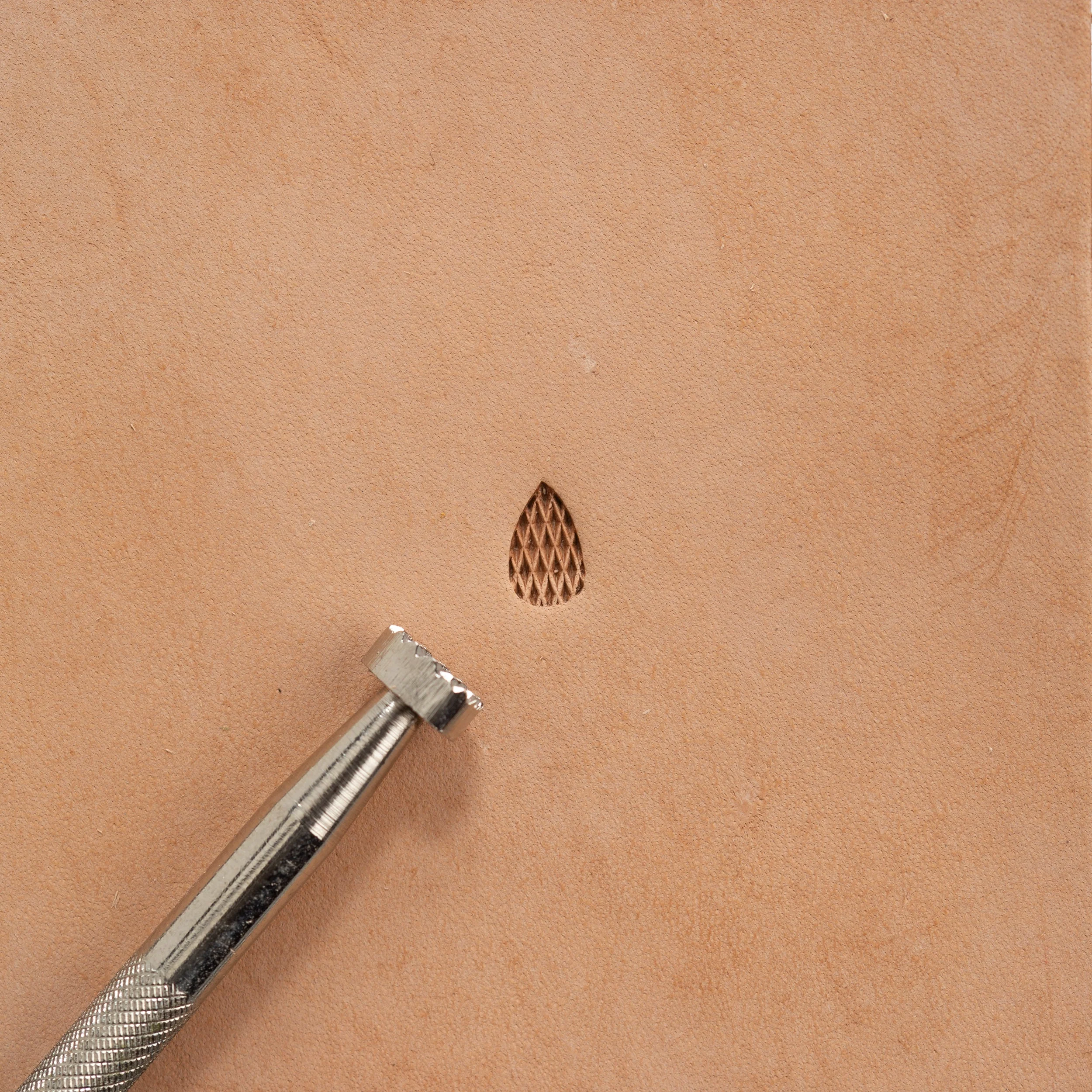 Craftool® Checked Teardrop Background Stamp - Image 7