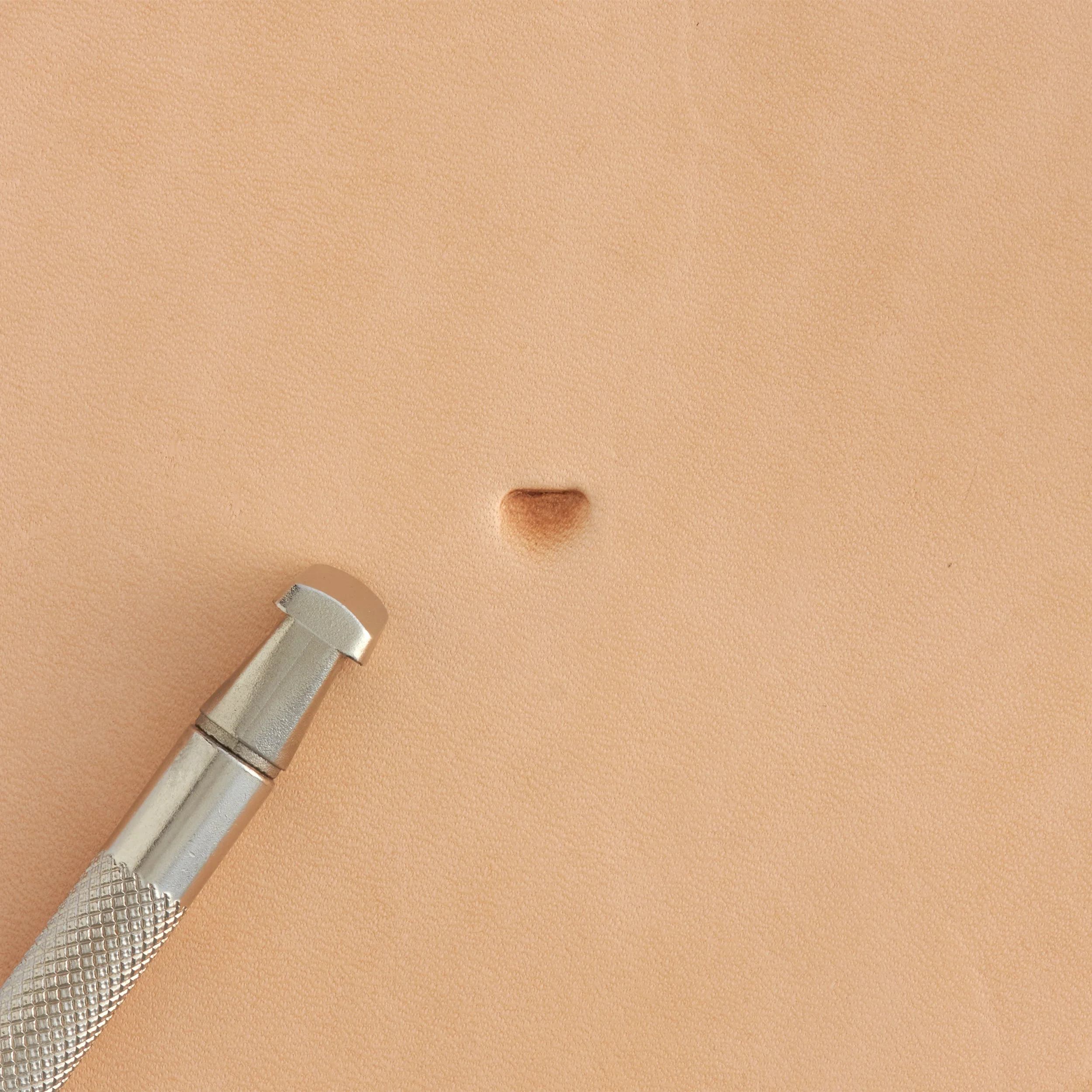 Craftool® Smooth Beveler Stamp - Image 4