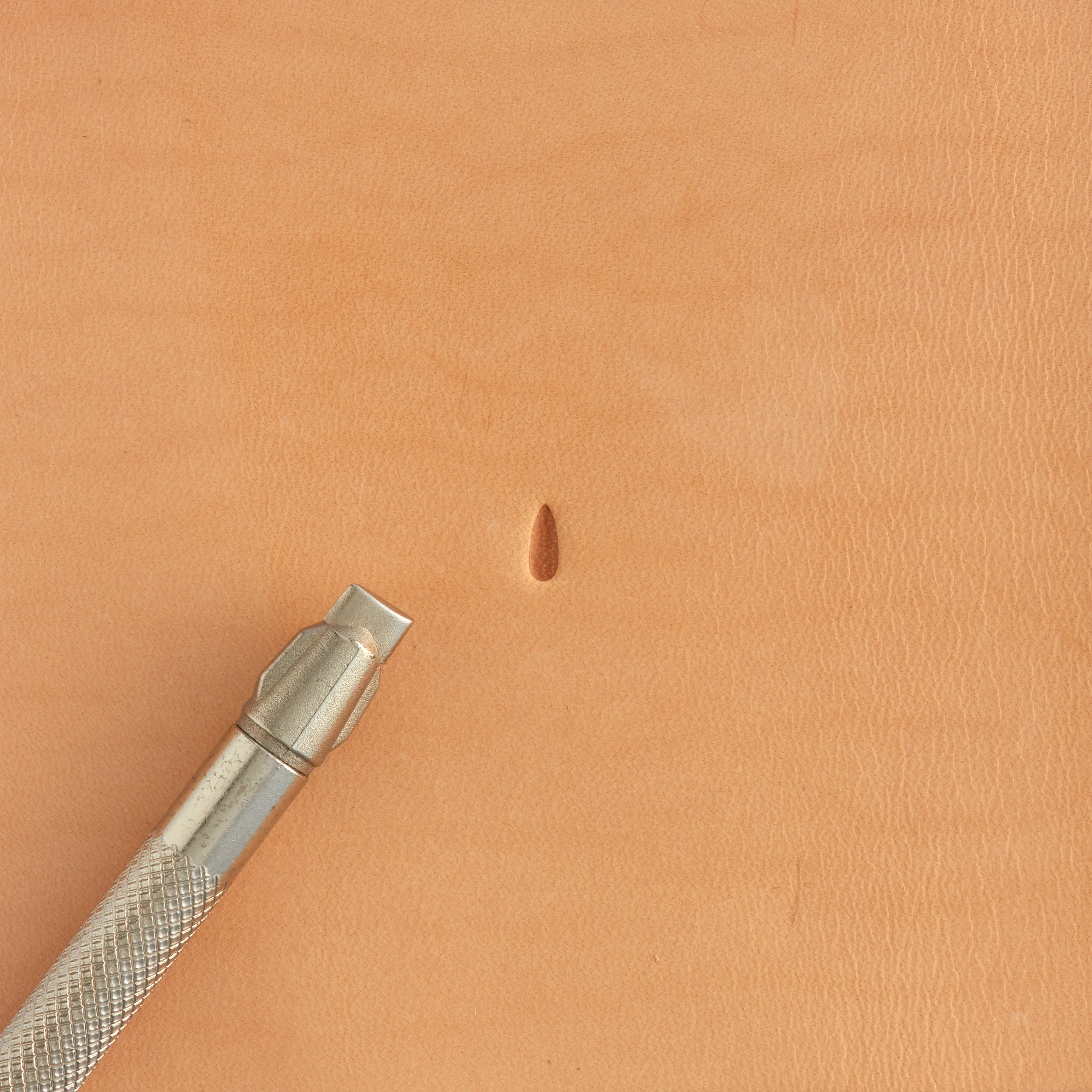 Craftool® Smooth Pear Shader Stamp - Image 9