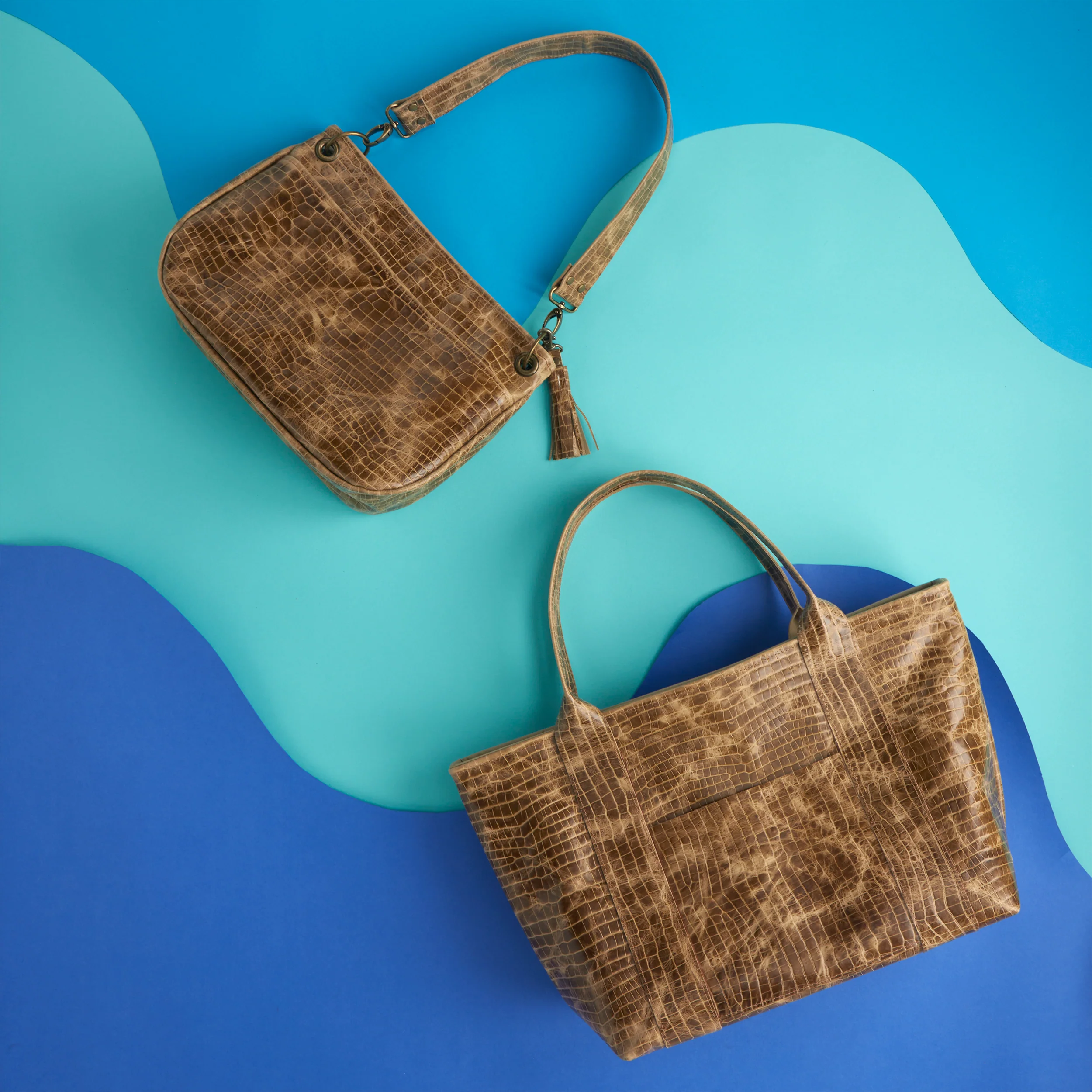Croco Embossed Side Taupe - Image 11