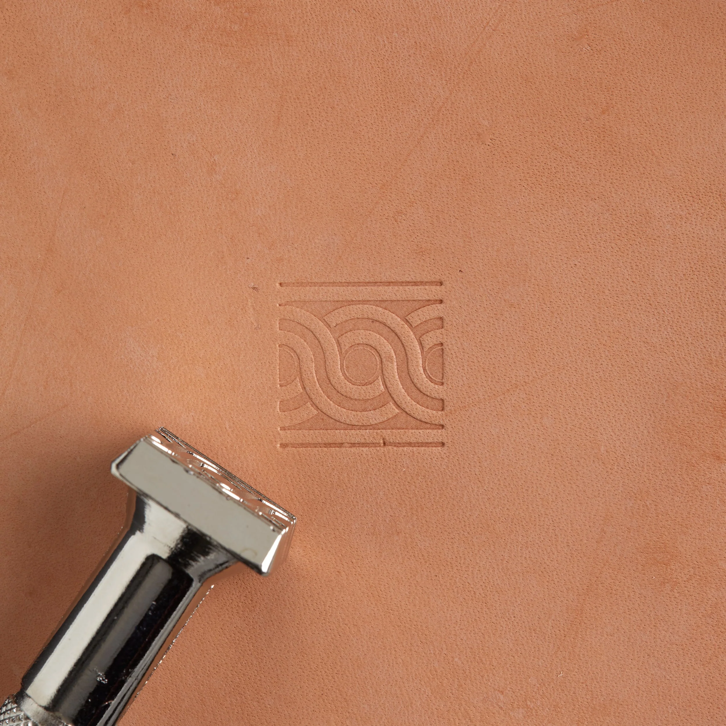 Craftool® Interweaving Border Stamp - Image 2