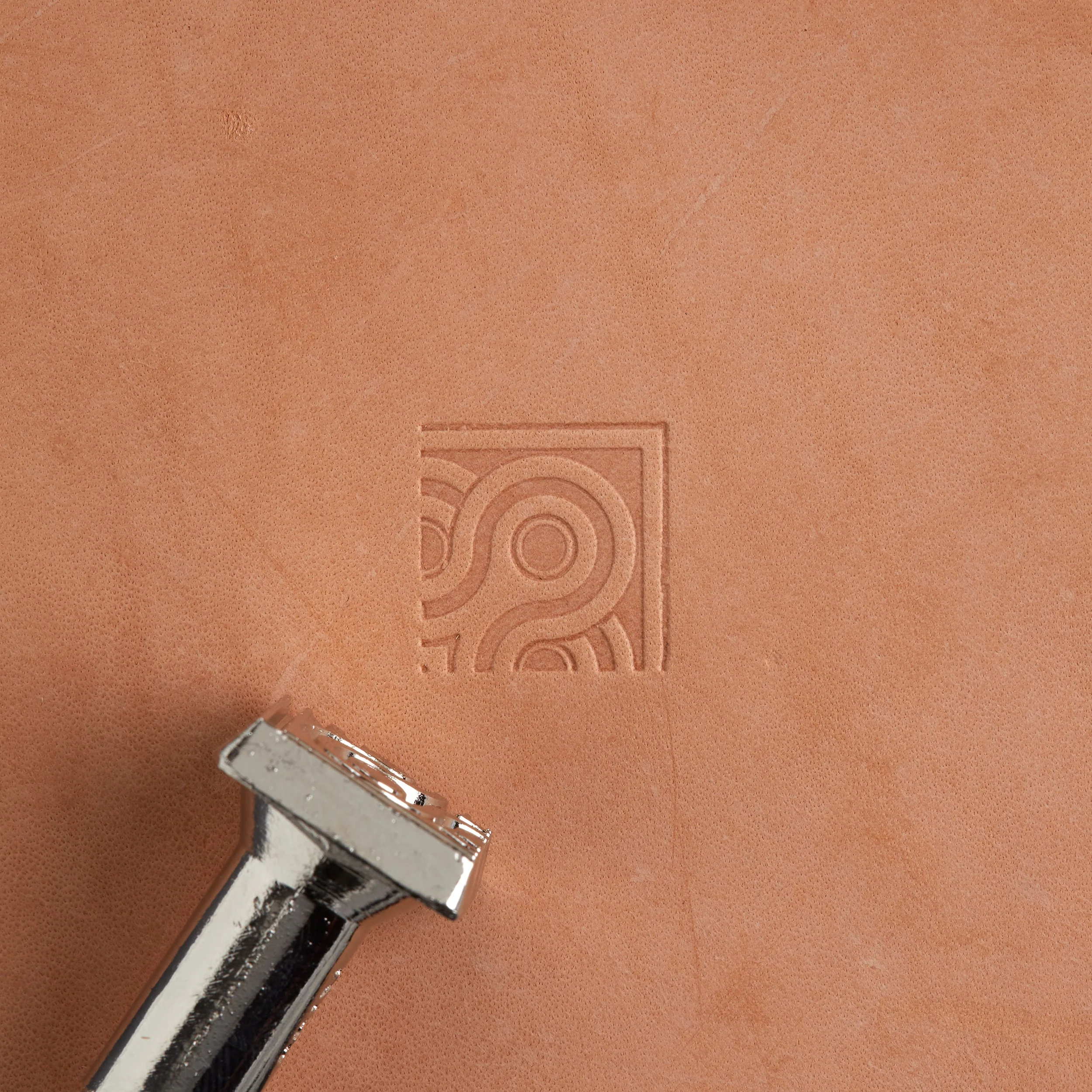 Craftool® Interweaving Border Stamp - Image 3