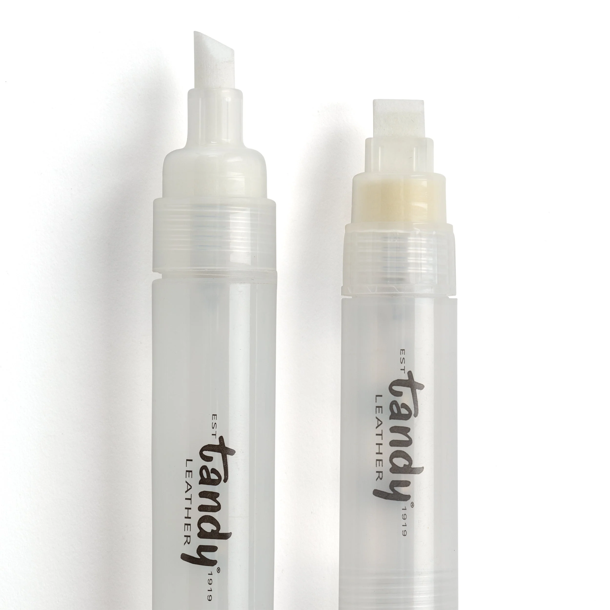 Medium Tip Reusable Dye Pen Set - Image 2