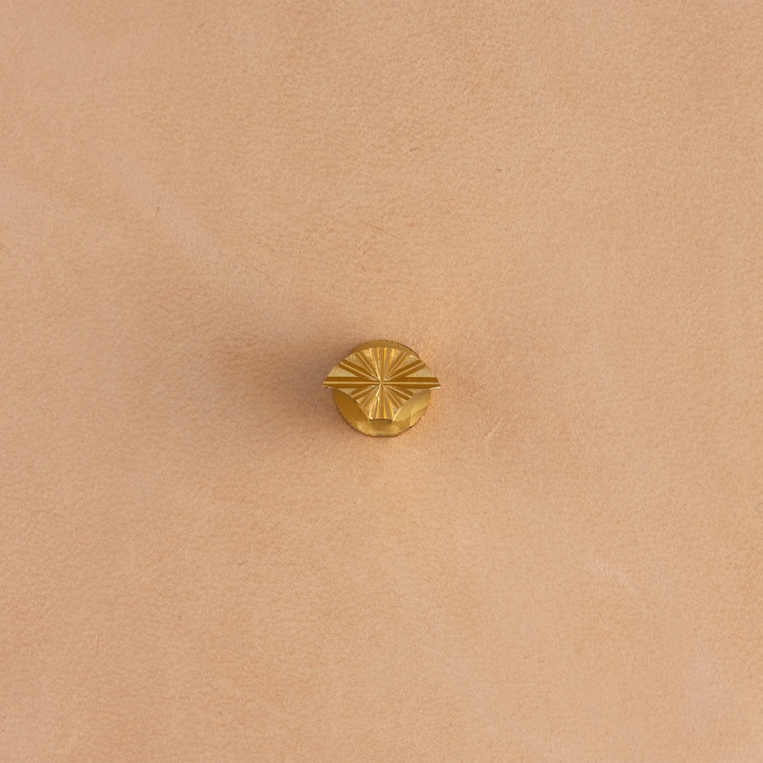 Sunburst Shell Brass Stamp - Image 3