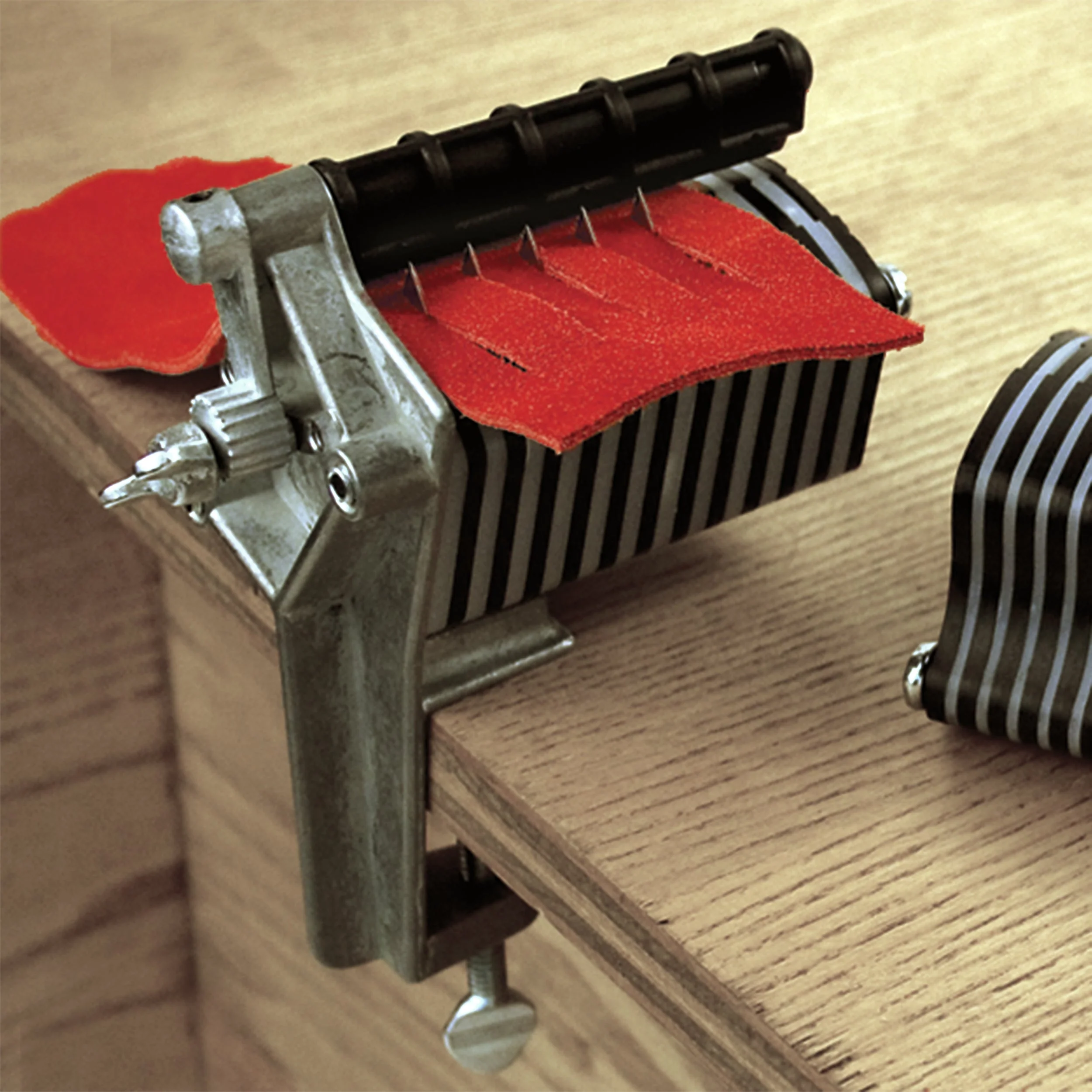 Table Top Lace Cutter - Image 3